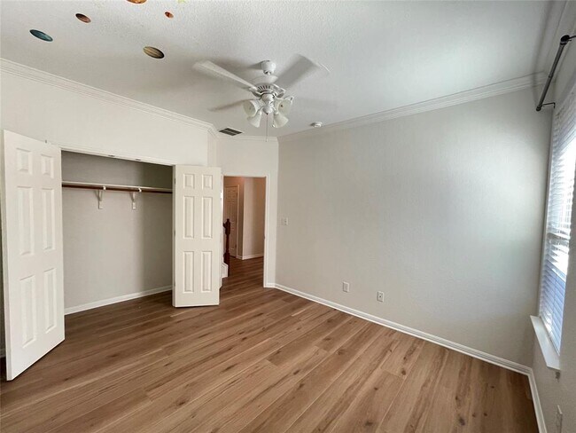 Building Photo - 15801 Belfin Dr