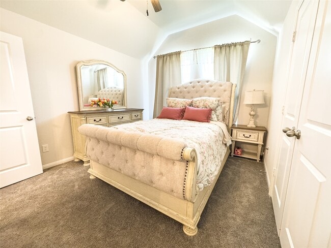 Building Photo - 835 Sarasota Shore Dr