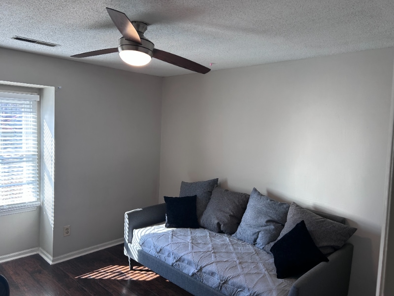 Building Photo - 318 Moir St