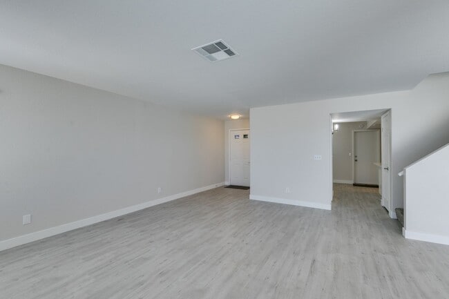 Building Photo - Great 3 bedroom home in South Shores!!