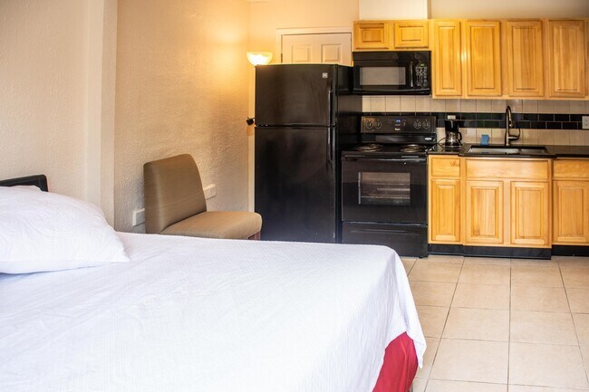 Building Photo - 1165 Cabana Rd