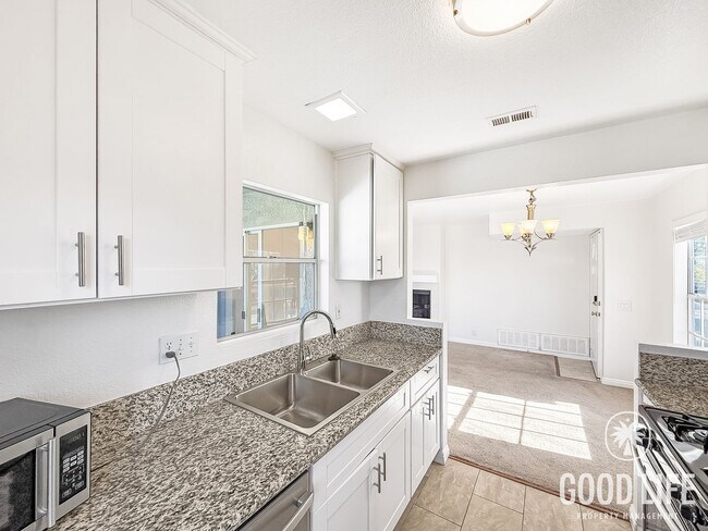 Building Photo - Great 2B/2BA Condo in Mira Mesa for Lease!