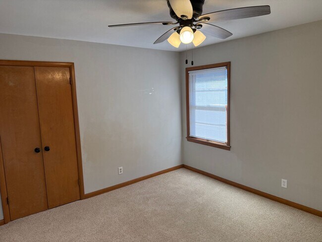 Building Photo - Gardiner Ave S. 223-225