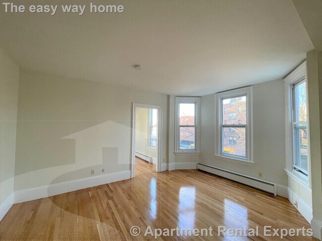 Building Photo - 14 Chestnut St