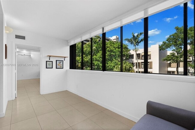 Building Photo - 181 Crandon Blvd