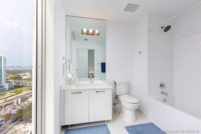 Building Photo - 151 SE 1st St