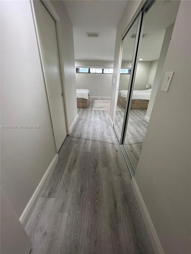 Building Photo - 307 Bonnie Brae Way