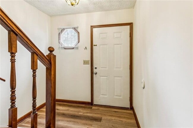 Building Photo - 1105 Booth Ct SW