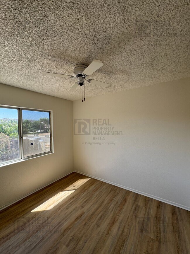 Building Photo - 1330 Wrigley Ln