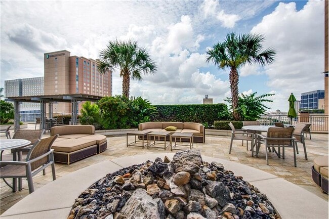 Building Photo - 1401 McKinney St