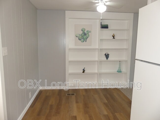 Building Photo - 111 Faris Dr