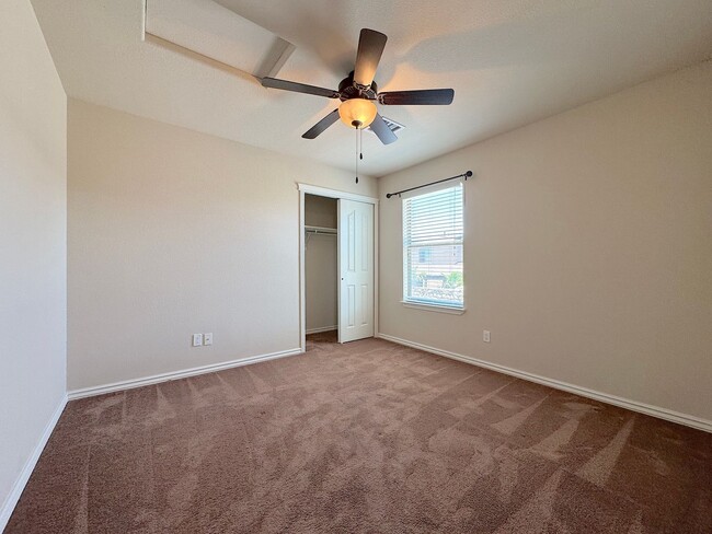 Building Photo - West El Paso 4bed/3bath + office - Refrig ...
