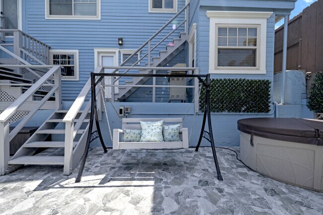 Building Photo - 1072 Johnson Ave