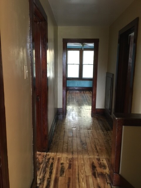 Building Photo - 705 Madison St
