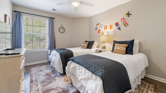 Building Photo - 532 Blue Stem Dr