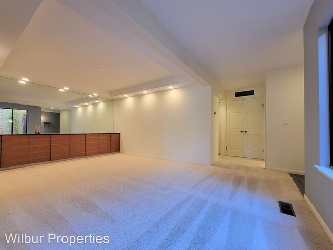 Building Photo - 3 br, 2.5 bath House - 3 Oliver Court