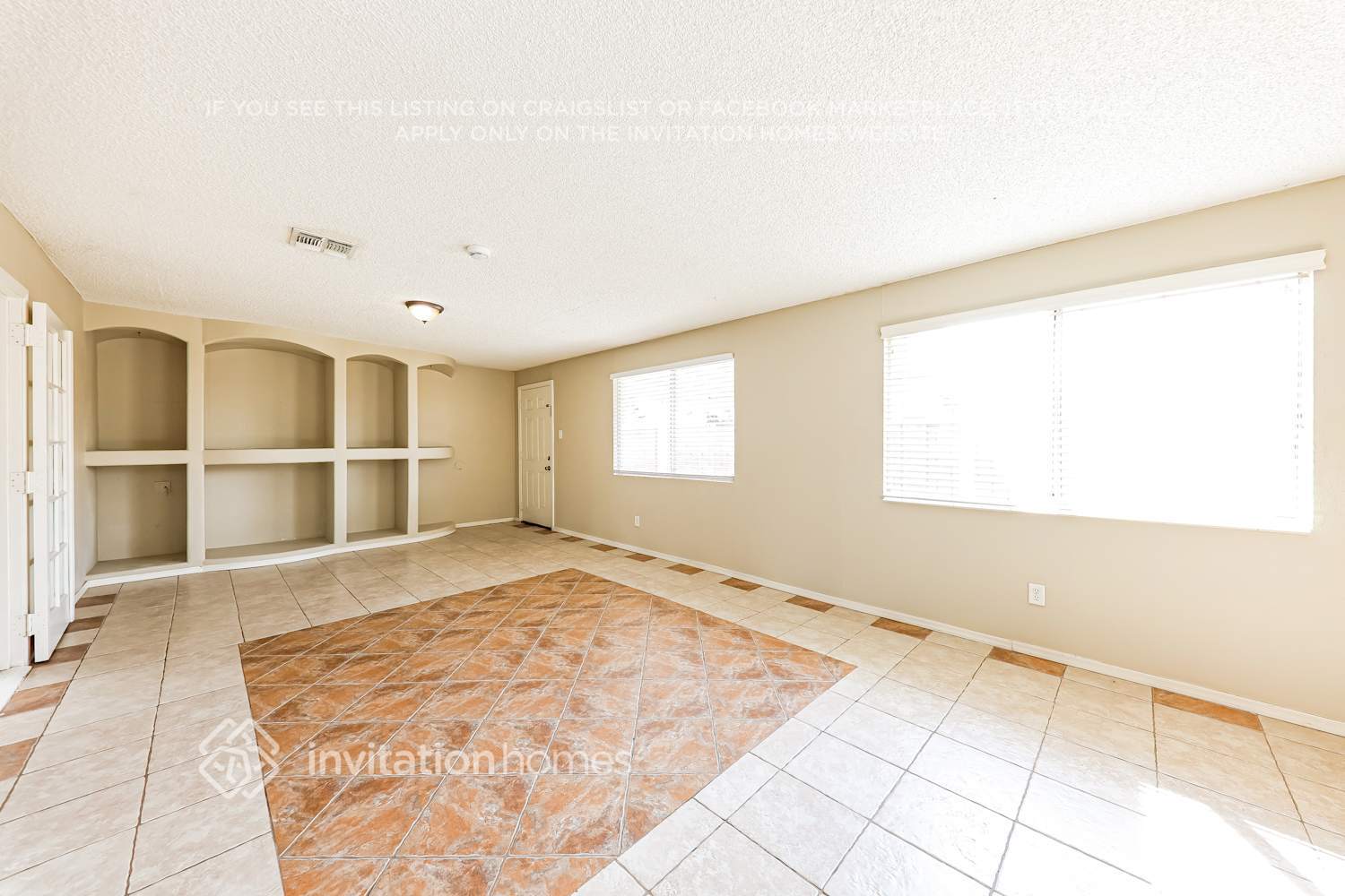 Building Photo - 3735 W Rose Ln