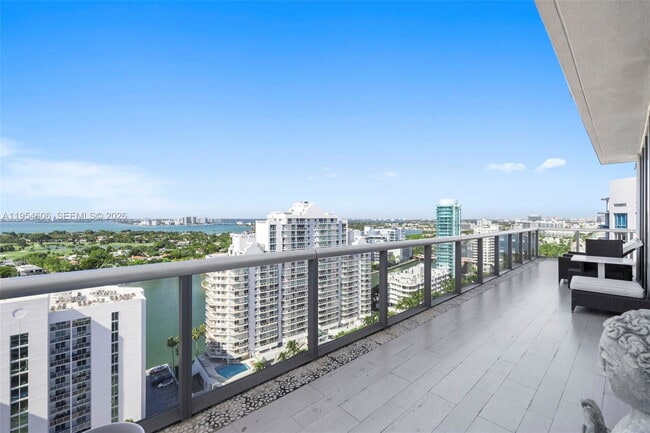 Building Photo - 5875 Collins Ave