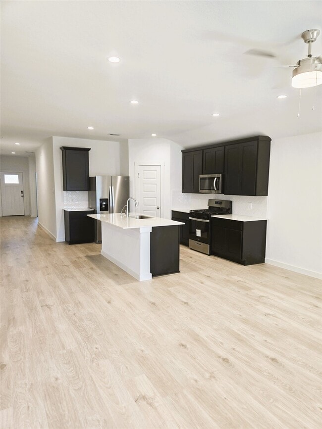 Building Photo - 1203 Via Sacra Dr