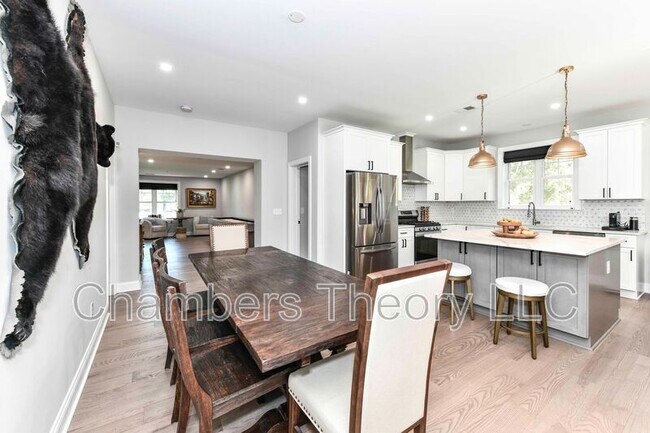 Building Photo - 3601 Keota St