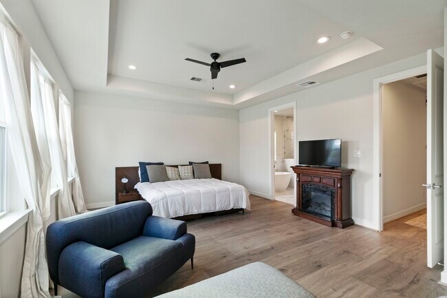 Building Photo - 1626 Northwood St