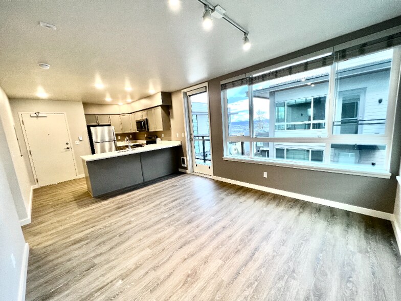 Building Photo - 2330 Yakima Ct