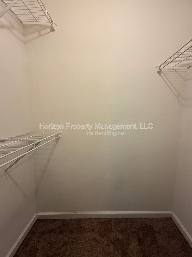 Building Photo - 4018 Hidden Hollow Terrace