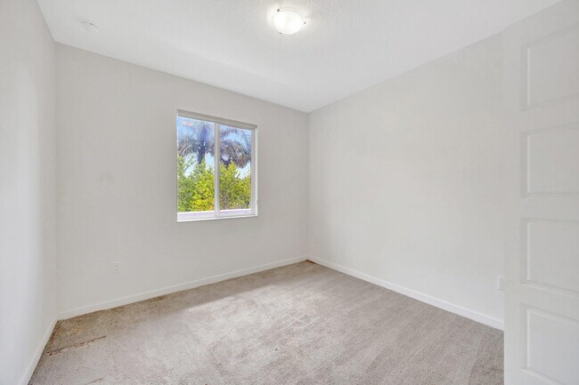 Building Photo - 17624 SW 149th Pl