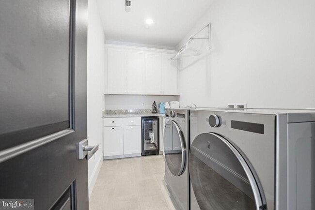 Building Photo - 2504 12th St N