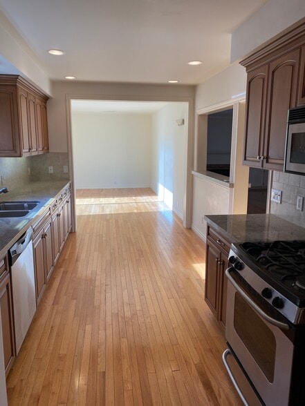 Building Photo - 5914 Flambeau Rd