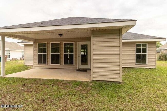 Building Photo - LONG BEACH SCHOOLS - 3 BED, 2 BATH BRICK HOME