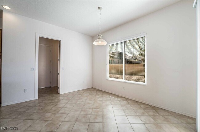 Building Photo - 2049 Powder Springs St