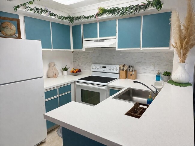 Building Photo - 728 Executive Center Dr