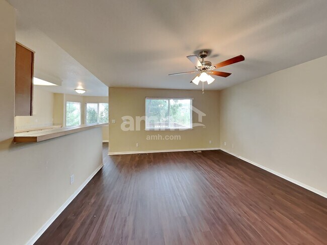 Building Photo - 651 Branding Iron Ln