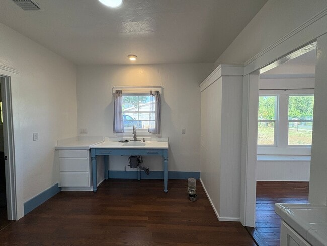Building Photo - Gorgeous 4 bedroom with HUGE Lot in Colton...