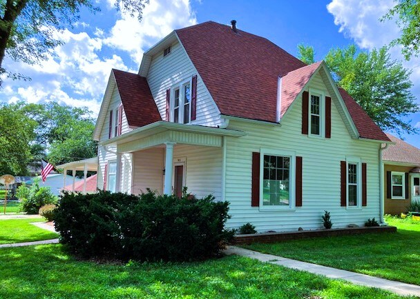 Primary Photo - 905 E 9th St
