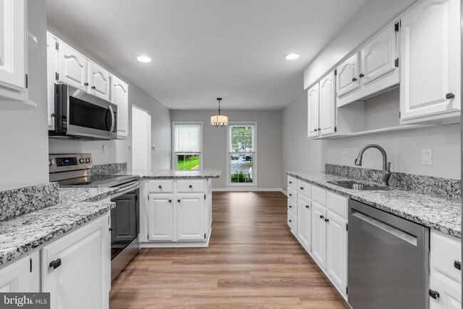 Building Photo - 9911 Finian Ct
