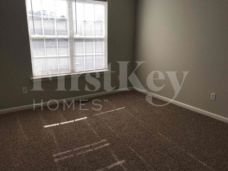 Building Photo - 261 Bookout Loop