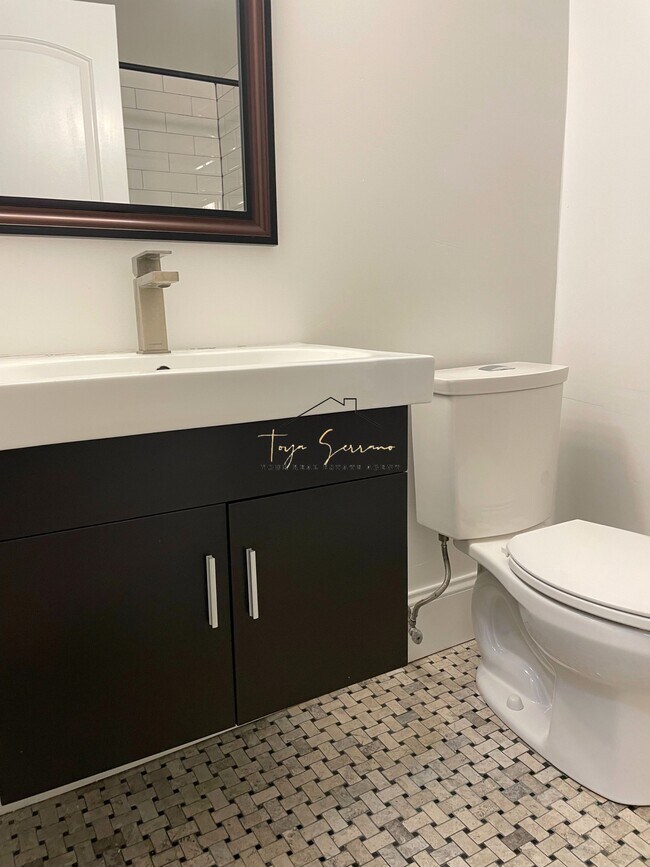 Building Photo - 26 Pembroke St