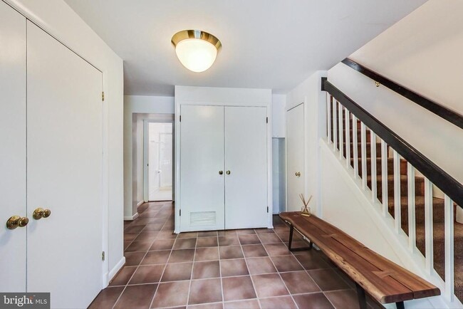 Primary Photo - 6515 E Halbert Rd