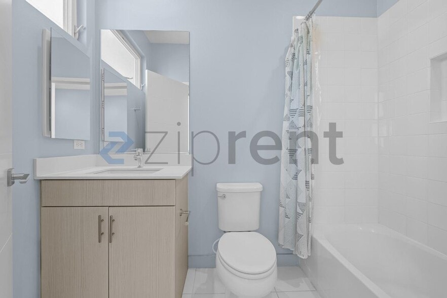 Building Photo - Unit