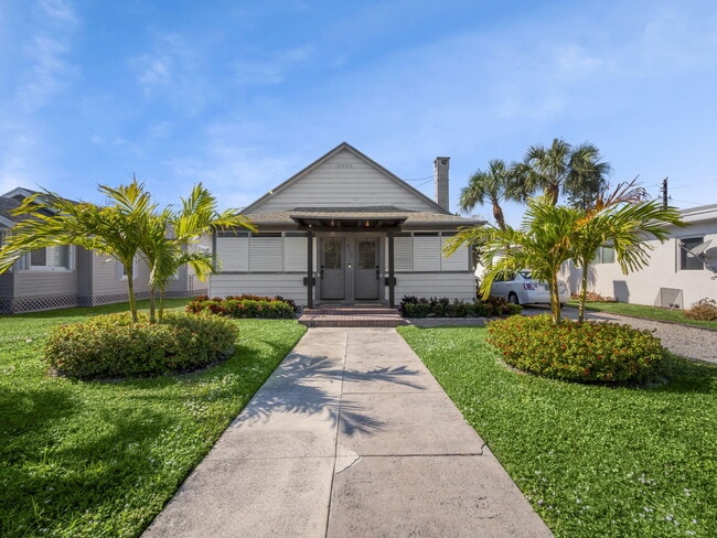 Building Photo - 711 S N St