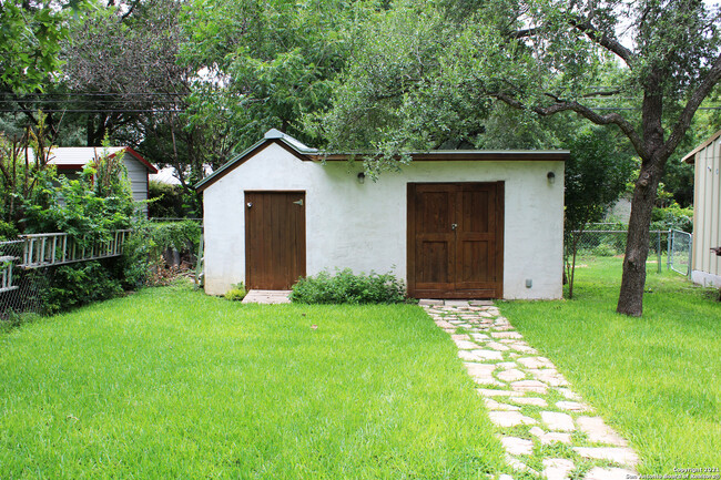 Building Photo - 539 Woodcrest Dr