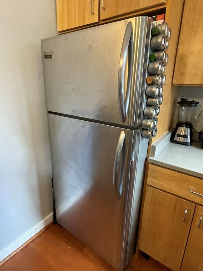 Building Photo - Recently Renovated 1 bedroom apartment in Columbia Heights
