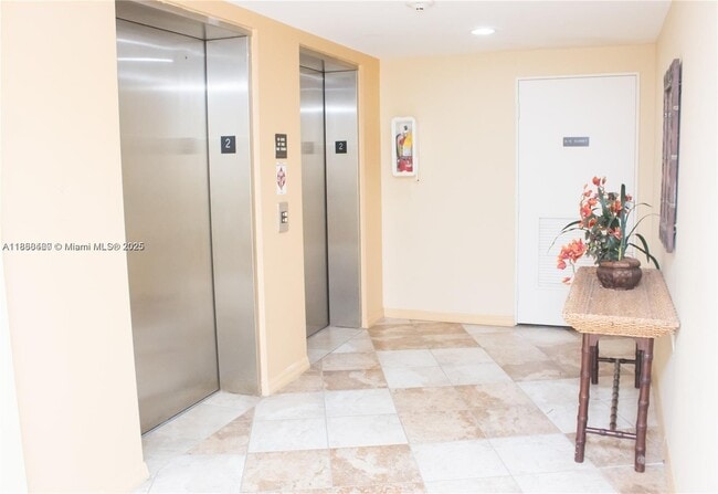 Building Photo - 2630 SW 28th St