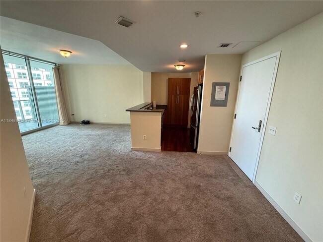 Primary Photo - 300 S Biscayne Blvd