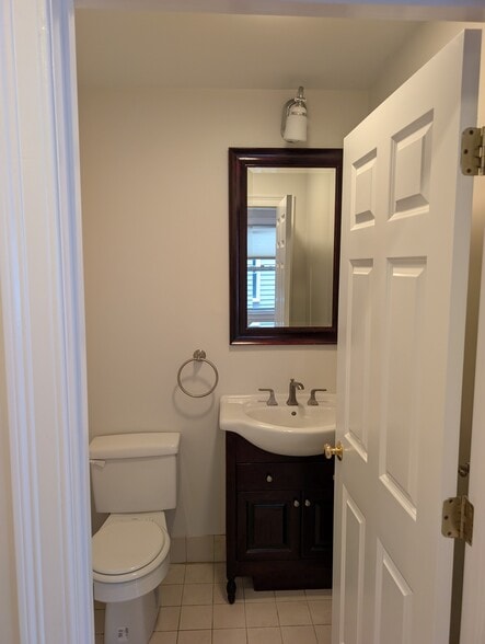 Building Photo - 40 Prince St