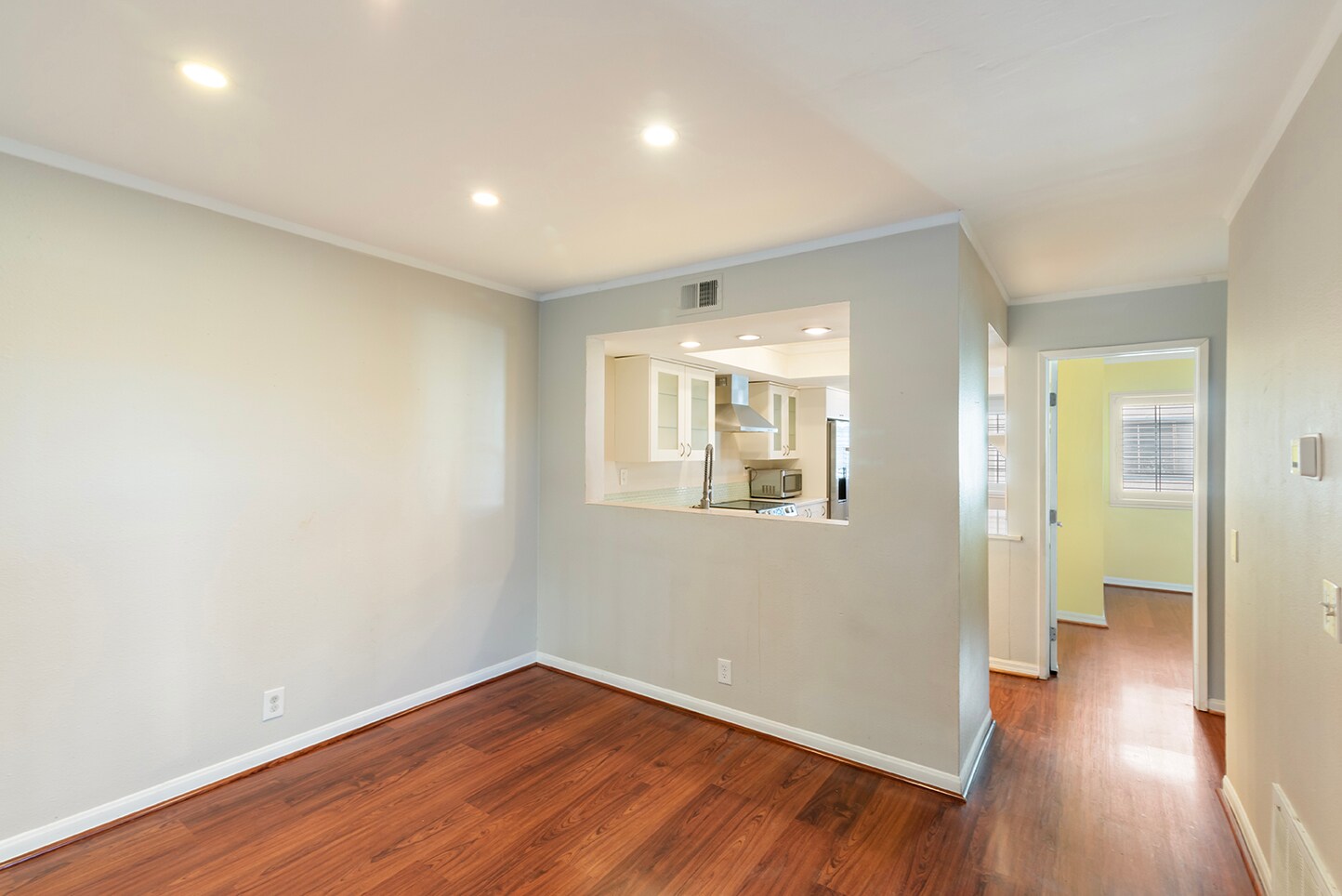 Dining room looking into the kitchen - 7880 Mission Vista Dr
