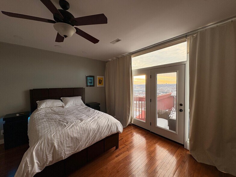 Primary bedroom - 1925 Auburn Ave