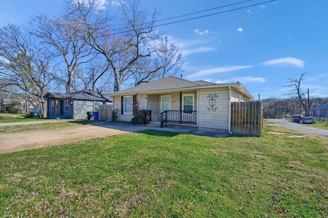 Building Photo - 1624 S Fannin Ave